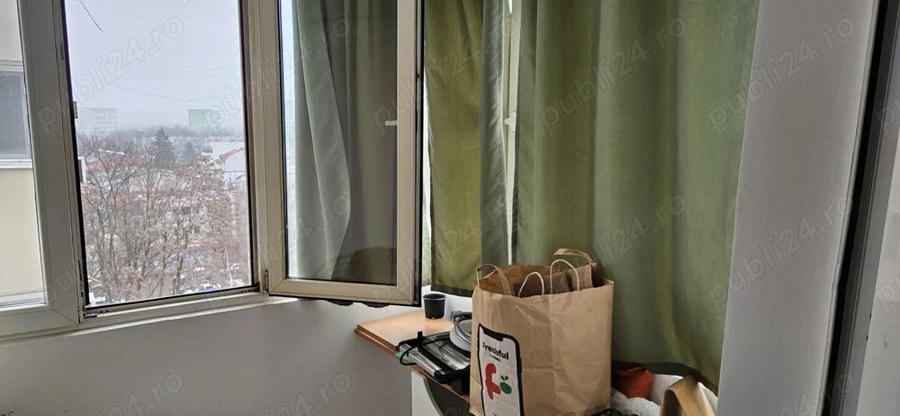 Ap 4 cam modificat in 3, Bl Basarabia, Stadionul Grand Arena, etaj 7 8 bloc 1982 - 12