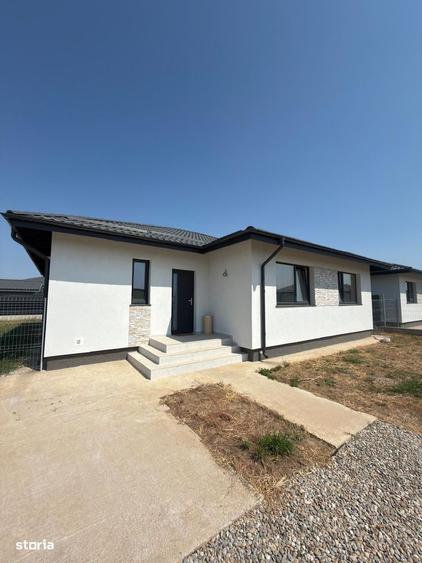 Casă cu 4 camere cu Teren 350 Mp în Balotești