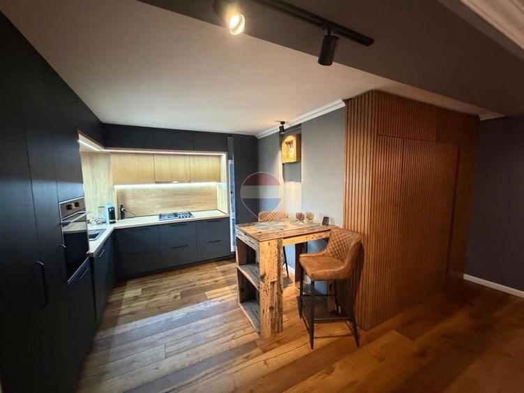 Apartament cu 2 camere decomandat, mobilat în Central