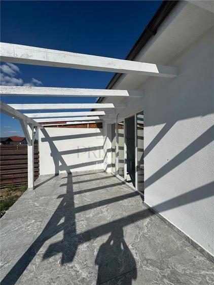 Duplex cu 4 camere cu Canalizare în Moșnița Nouă