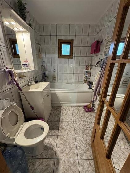 3 camere, etaj 3 cu acoperis, 2 balcoane , 2 bai, zona centrala - 13