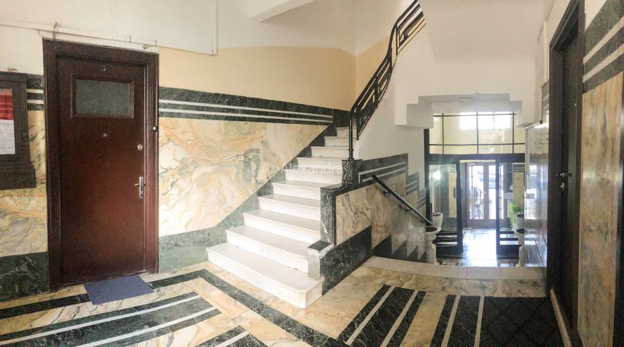 Două Apartamente de Vânzare Împreună în Bloc Interbelic Art Deco I Renovate
