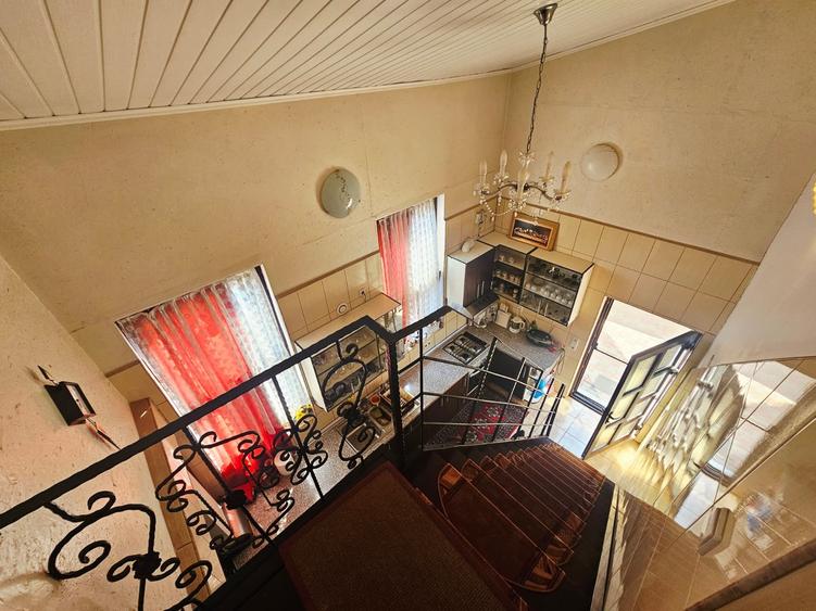 Casă spațioasă cu 9 camere în Strejnicu – pentru locuință, birouri - 32