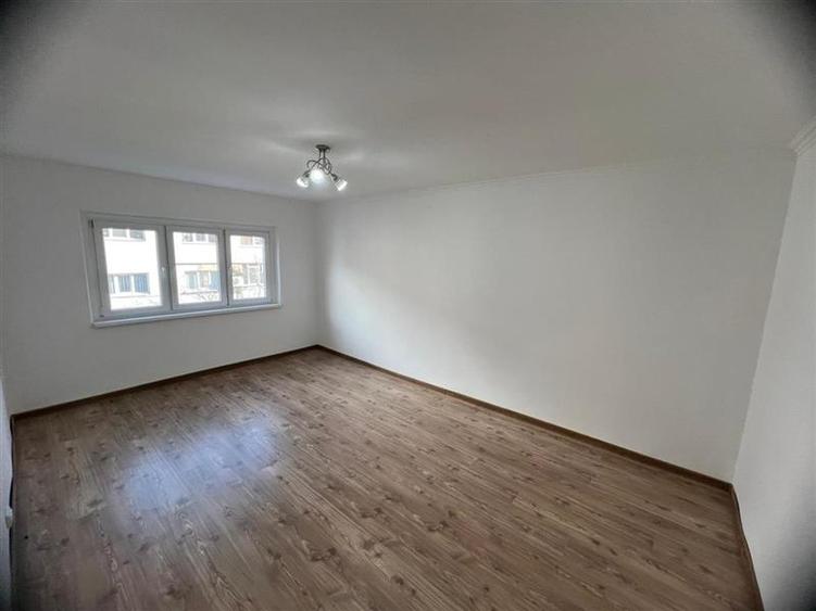 Apartament cu 2 camere de vanzare zona E3 -Tulcea - 1