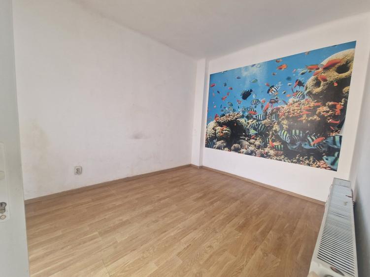 Trocadero - Casa 6 camere constructie caramida, deschidere la doua strazi - 2