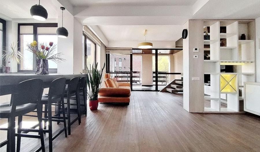 Priveliste Panoramica Spre Oras Si Masivul Tampa - 2