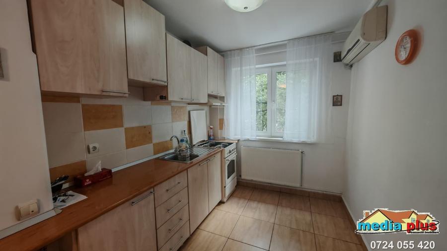 De vânzare apartament 3 camere – zona centrală - 3