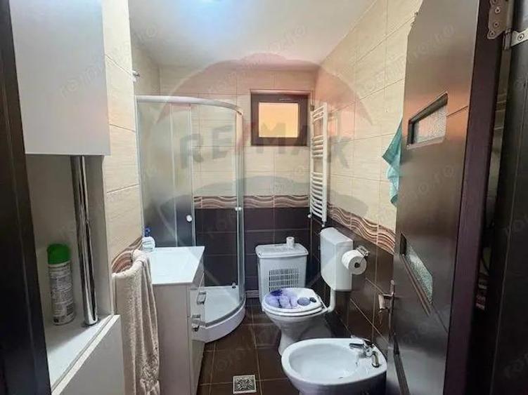 Casa / Vila cu 6 camere de vanzare - 13