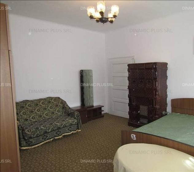 Camera de inchiriat unei studente - 6