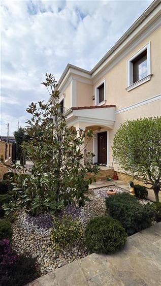 COMISION 0% CASA MEDITERANEANA SUPERBA MOBILATA  DUMBRAVITA PADURE - 40