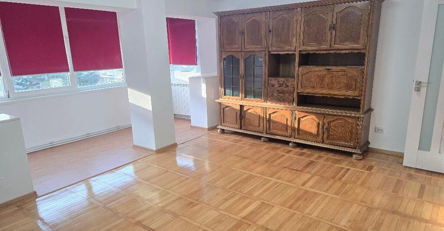 Vand apartament 4 camere decomandat in Deva, zona 22 Decembrie - 12