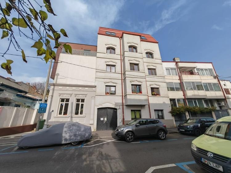 Piata Victoriei - Sf. Voievozi - Apartament 4 camere , bloc boutique consolidat - 12