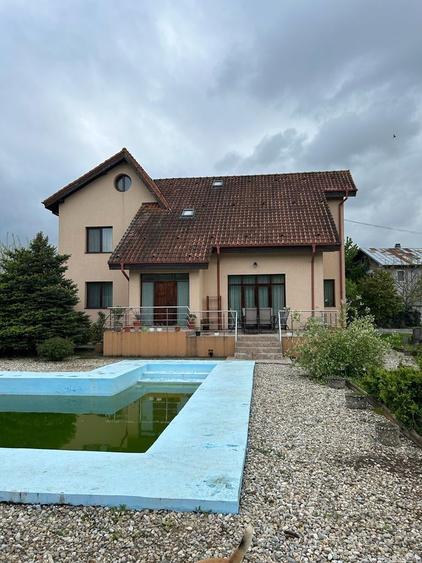 Vila superba  cu Piscina si 5000 mp teren - 3