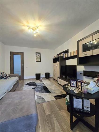 De vanzare || Apartament spatios | 2 camere - Decomandat || Prelungirea Ghencea- - 1
