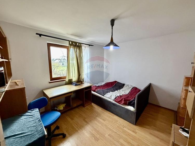 Casa / Vila cu 4 camere Vanatori - 15