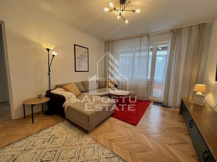 Apartament cu 3 camere,centrala proprie,complet renovat ,zona centrala Apartament cu 3 camere,centrala proprie,complet renovat ,zona centrala