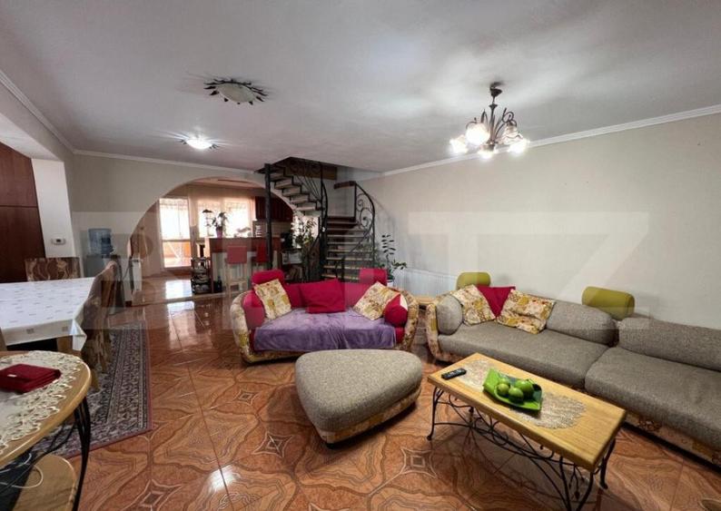 Casa P comercial/1E+M apartament, 3 camere, 333 mp, zona C - 2