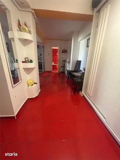 3 camere, etaj 5, bloc din 1982 zona Dacia - 13