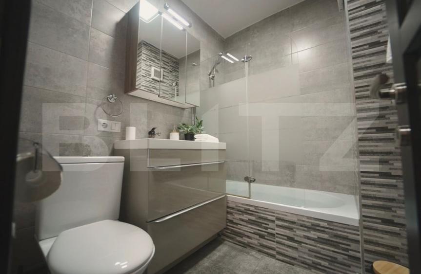 Apartament cu 2 camere semidecomandat, mobilat în Ultracentral