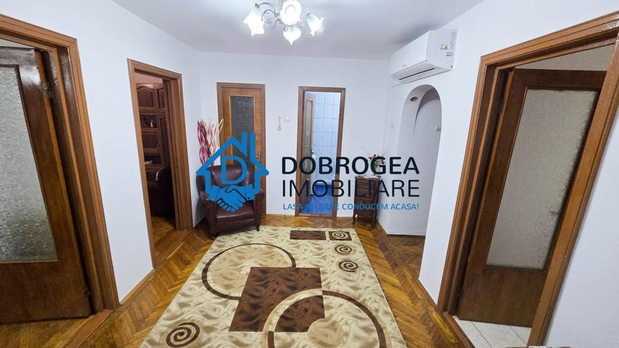 STRADA VICTORIEI - 3 CAMERE DECOMANDAT, ETAJ 1 ,CENTRALA GAZ - 1