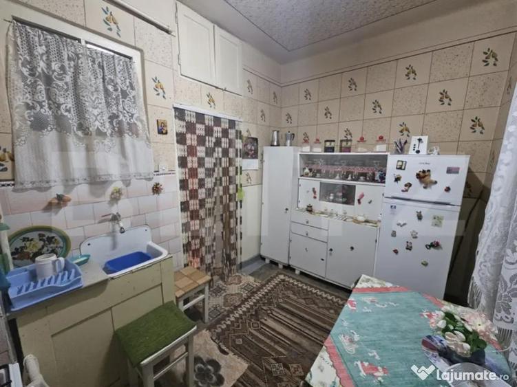 Apartament de vanzare cu 2 camere, 80mp, decomandat, Ocna M - 2