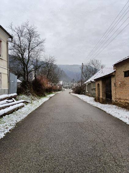 Vand casa la ?ara in jud.Hunedoara sat Tisa com Burjuc,pe valea Mure?ului
