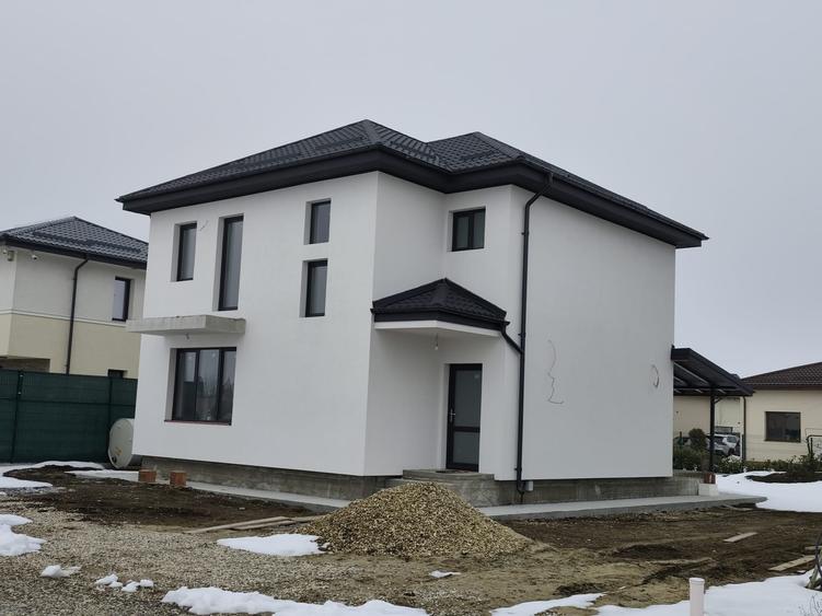 FARA COMISIOANE casa cu 4 camere 3 bai P+1+pod terasa cam tehnica beci pe 560mp - 1