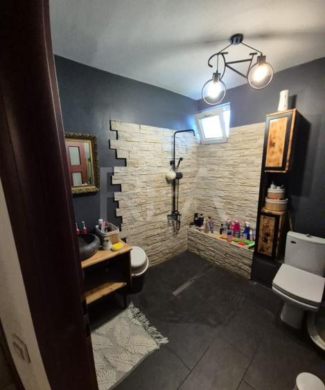 Apartament cu 3 camere semidecomandat, mobilat în Colentina
