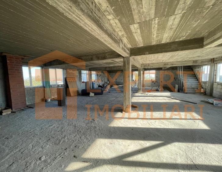 VILA cu spatii comerciale situata in zona CUMPANA - 13