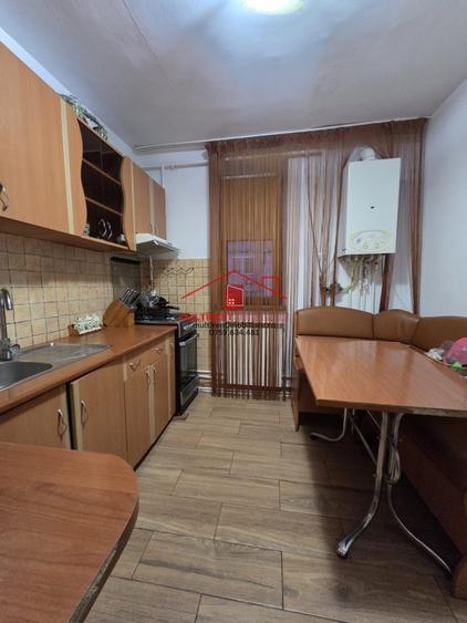 Apartament 3 camere - str.Isaccei - centrala pe Gaz! - 8