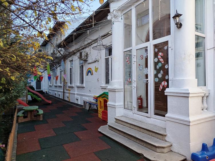 Spatiu mare si parcare vila unica cu prestanta in locatie eleganta Pache Mosilor - 2