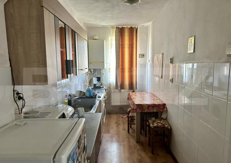 Apartament 3 camere de vanzare Zona Kogalniceanu, Sebe - 4