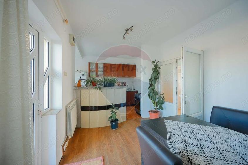 Duplex cu 5 camere ?i 506 mp teren de vanzare, str. Nufarului - 16