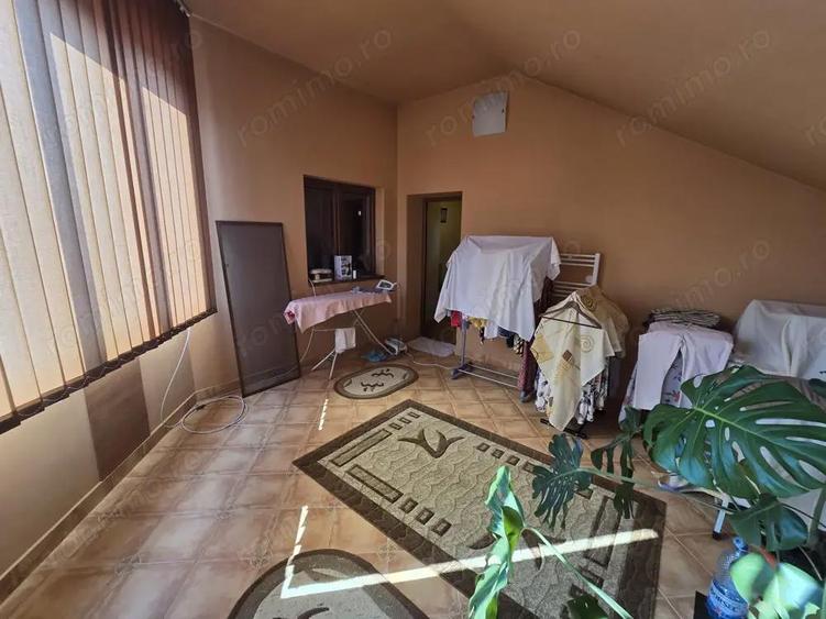 Casa Individuala cu 8 Camere ?i 4 Bai de Vanzare in Ciarda Ro?ie - 375.000 Euro - 6