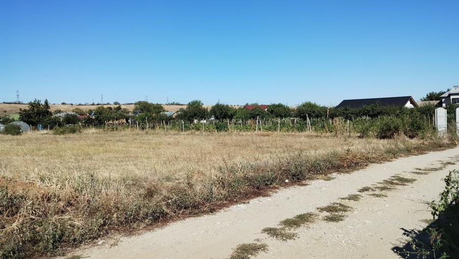 PRET REDUS Teren intr. în centrul satului Brebeni, lângă Slatina. - 6