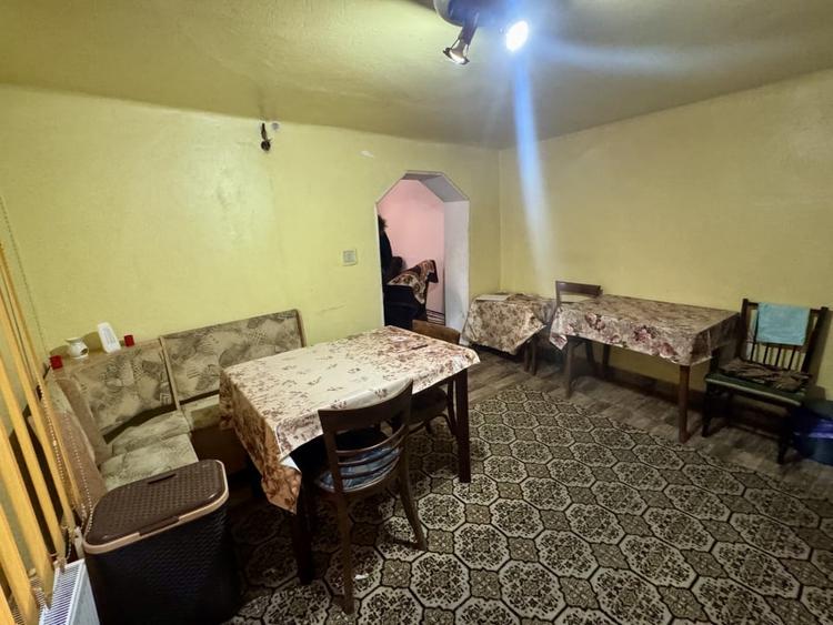 Casa caramida in UROI schimb cu apartament 3-4 camere in Simeria - 2