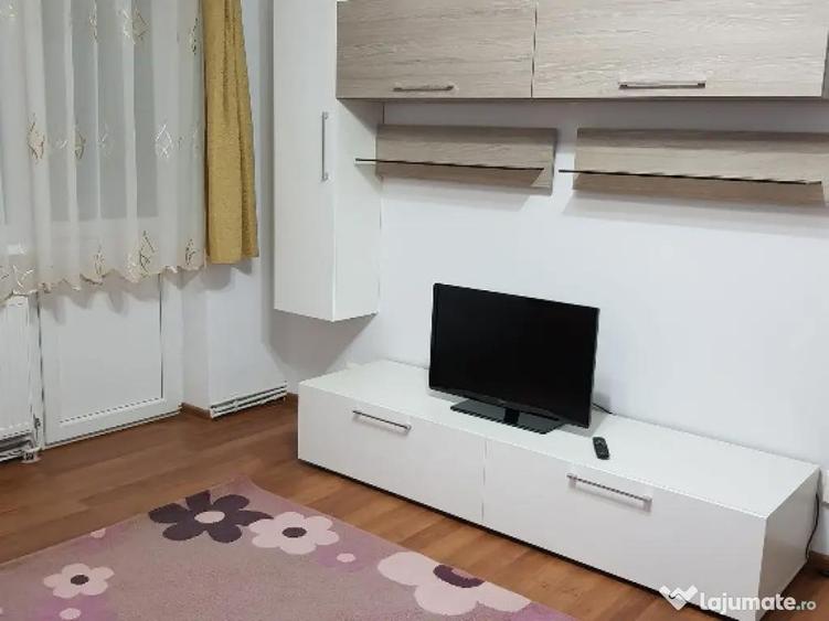Inchiriez apartament 2 camere in Deva, etaj 3, mobilat, Al. Pacii - 7
