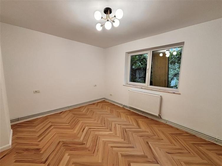 Casa 5 camere | Curte | Renovata 2025 | Codrul Cosminului - 1