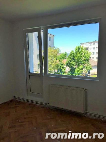 Apartament cu 2 camere de vanzare, etaj intermediar, Dealul Florilor - 6