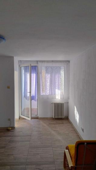 Garsoniera Etaj 4/10 Langa Plaza Romania str Aleea Dumbravita nr 2A - 2