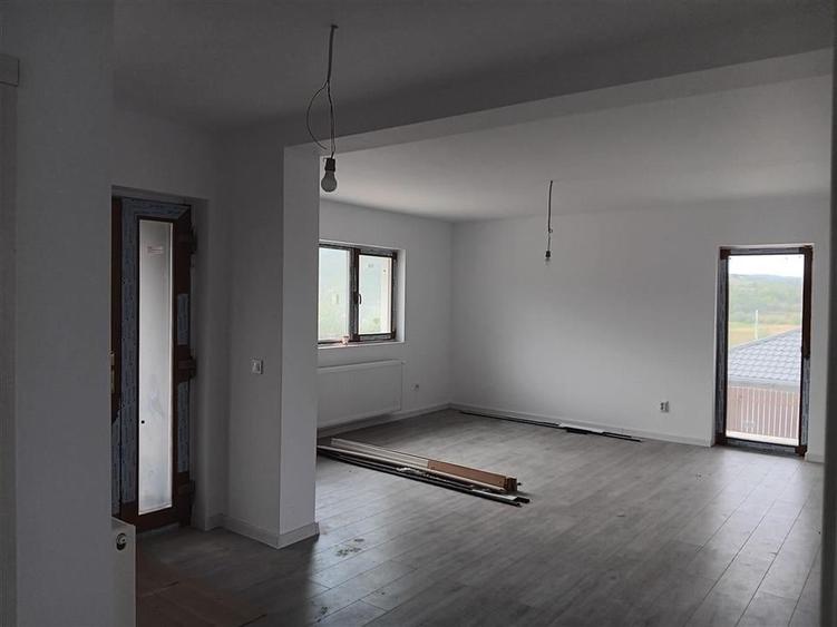 Barnova CASA PARTER su 101mp 4cam 2 bai 450mp teren toate utilitatile la gata - 5