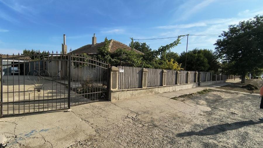 Casa de Vanzare 1265 M2 Cobadin - 1