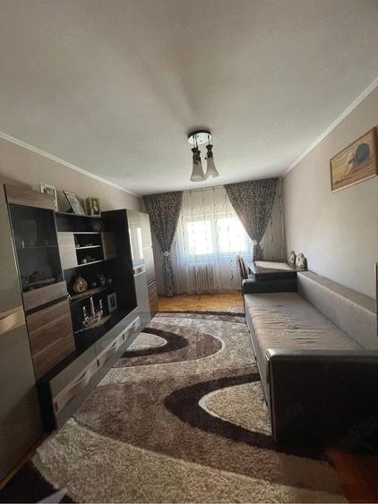 Apartament cu 3 camere decomandat în Ultracentral