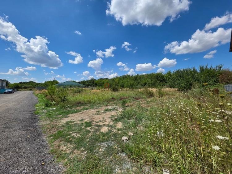 Teren 1.120 mp - autorizatie de construire - 2