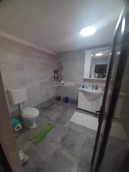 Proprietar, vand casa si spatiu stradal ...