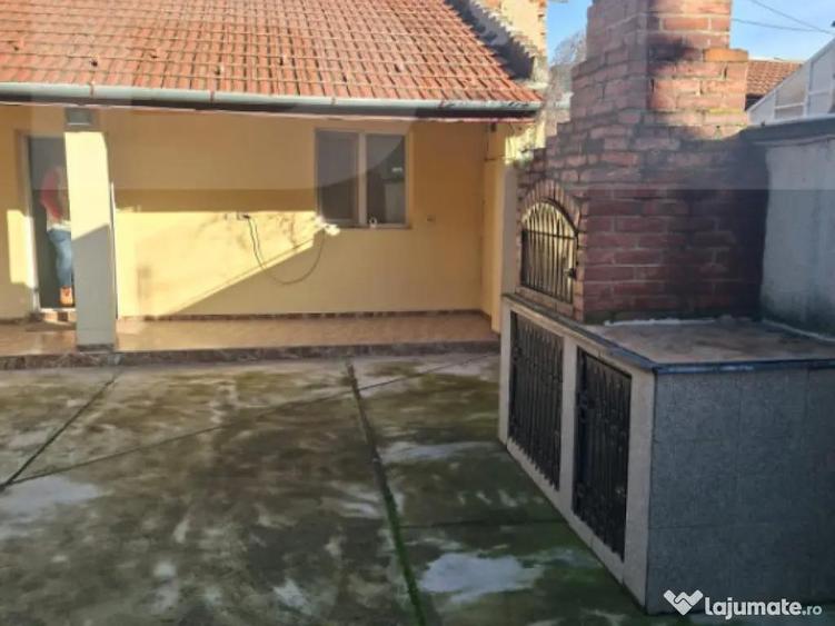 Casa in centrul ora?ului oportunitate excelenta de i - 8