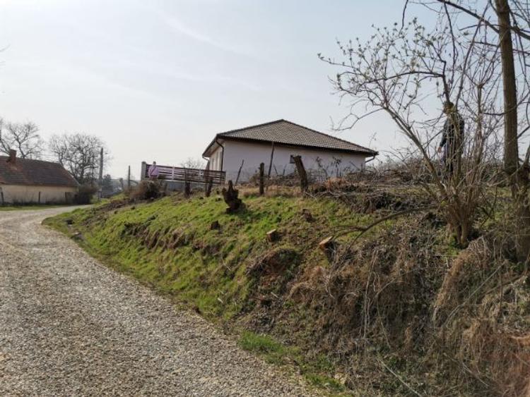 Teren intravilan cu front stradal de 25 ml, Cetariu, Bihor, 7 km de Oradea - 5