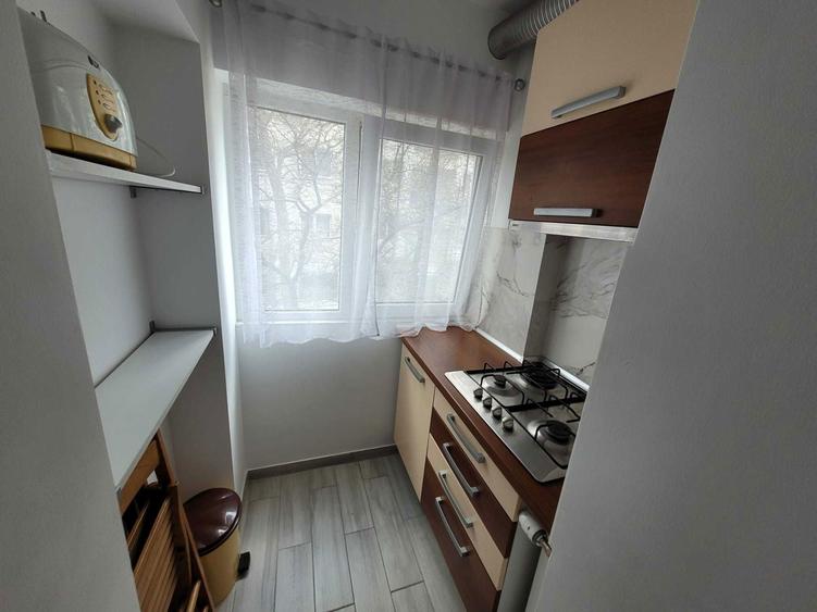 Inchiriez garsoniera decomandata - 7