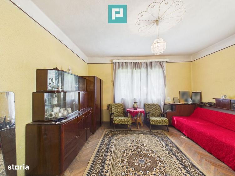 Casă cu 3 camere în Feniș