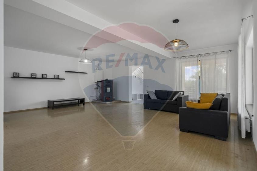 Casa individuala spatioasa cu 6 camere, cu gradina de 572 mp in Gulia - 3